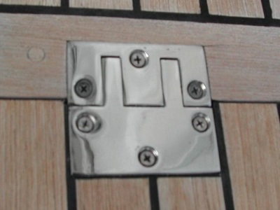 Deck hinge